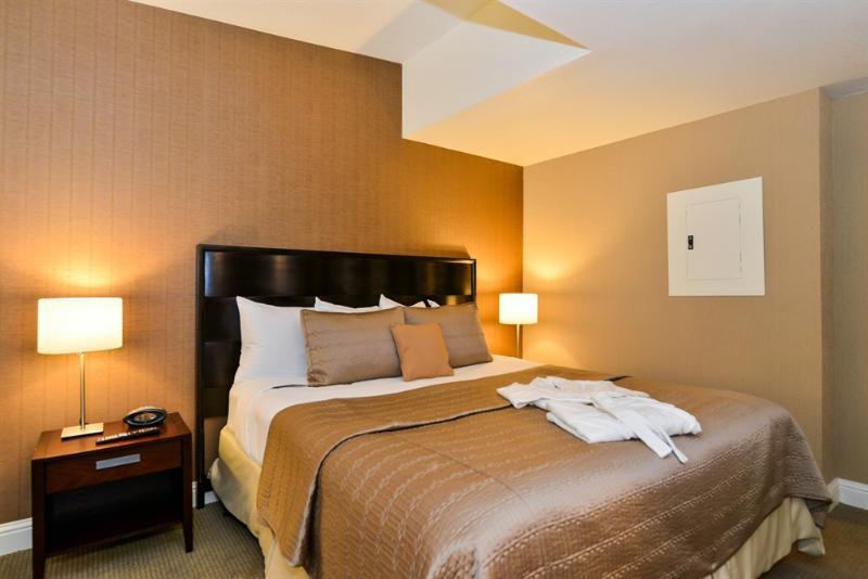 Lions Gate Hotel McClellan Exteriér fotografie